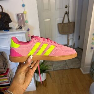 Adidas Breaknet Sneakers - Pink and Neon Yellow